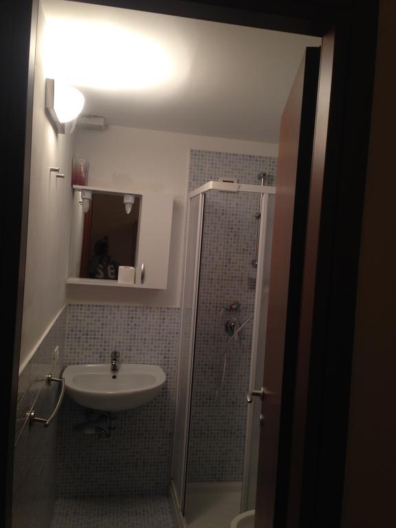 Le Charme House 2 Bed & Breakfast Rome Exterior photo