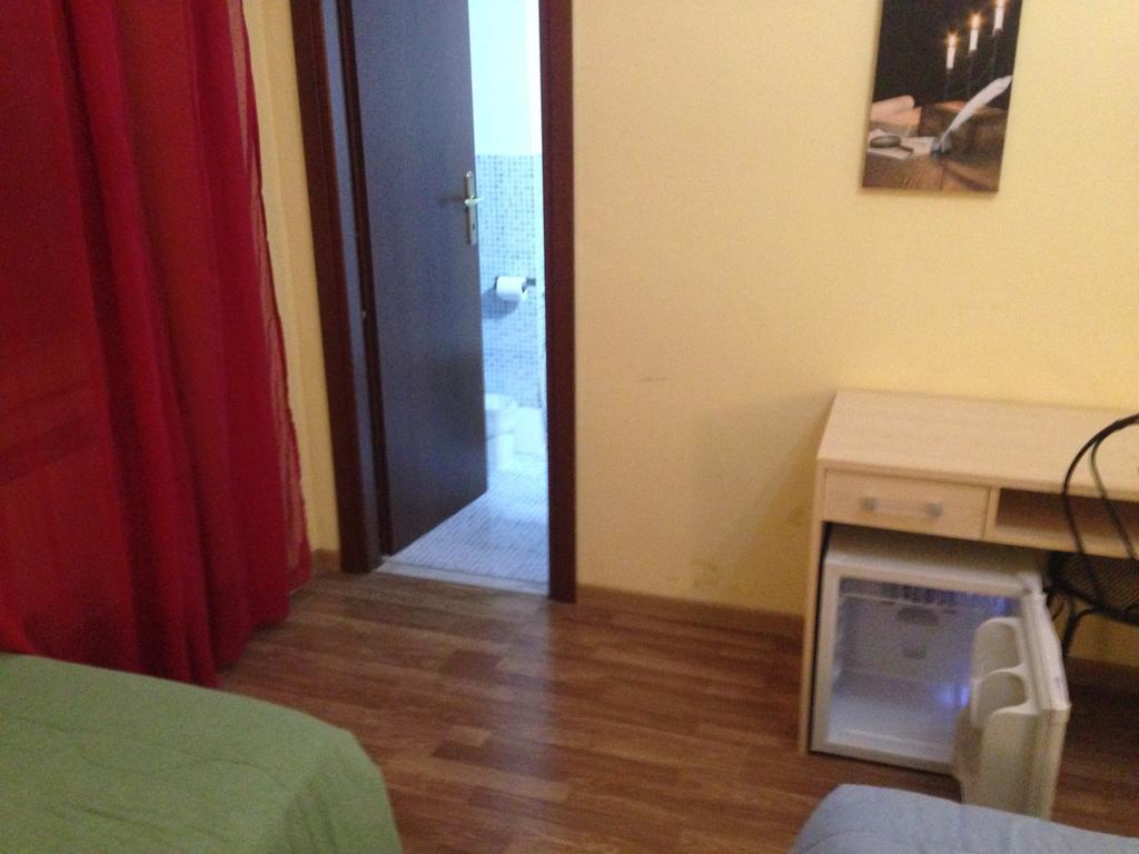 Le Charme House 2 Bed & Breakfast Rome Exterior photo